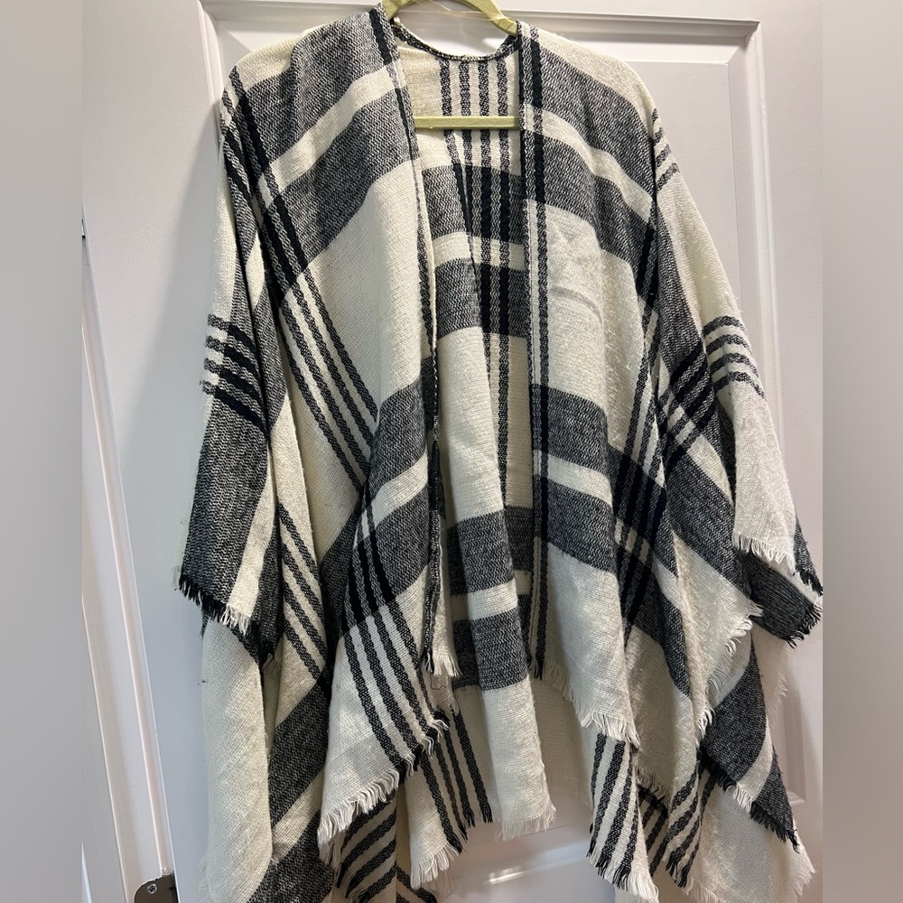 Black and White Plaid Shawl